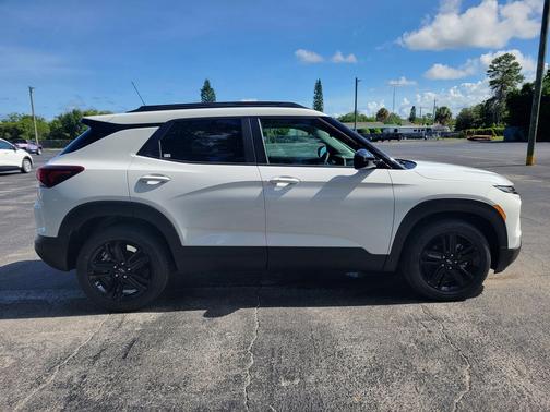 Summit White 2026 Chevrolet Trailblazer LT