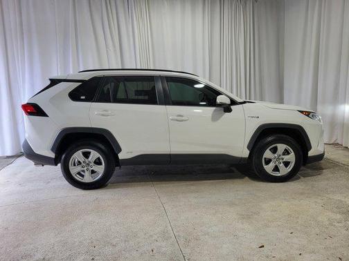 2019 Toyota RAV4 Hybrid XLE