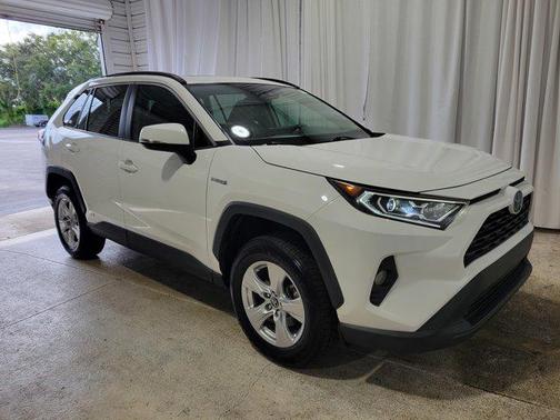 2019 Toyota RAV4 Hybrid XLE