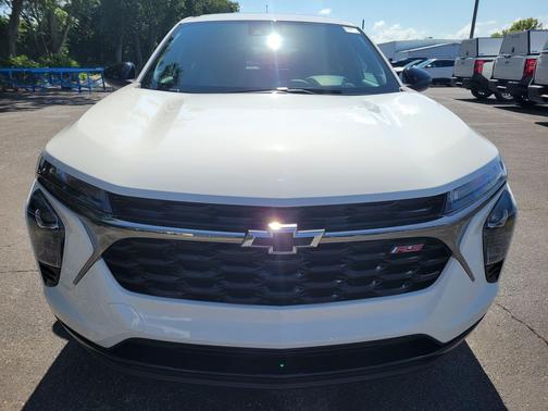 Summit White 2026 Chevrolet Trax FWD 1RS