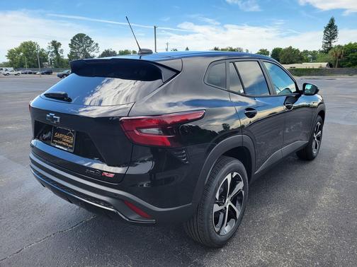 Mosaic Black Metallic 2026 Chevrolet Trax FWD 1RS