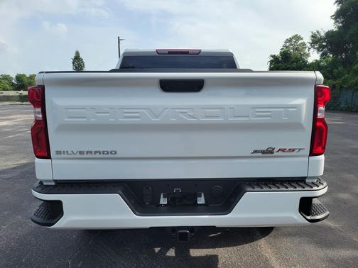 Summit White 2026 Chevrolet Silverado 1500 RST