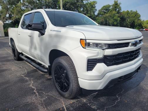Summit White 2026 Chevrolet Silverado 1500 RST