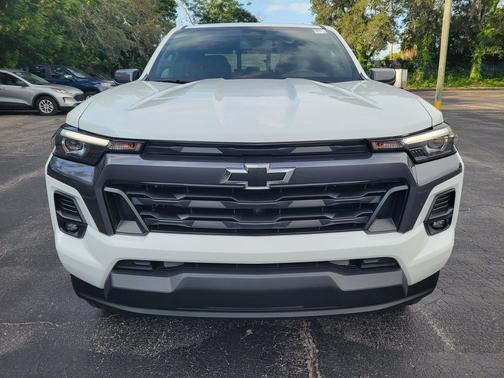 Summit White 2026 Chevrolet Colorado LT