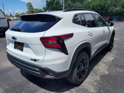 Summit White 2026 Chevrolet Trax LT