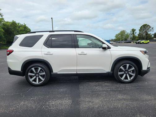 Platinum White Pearl 2024 Honda Pilot Touring 8-Passenger