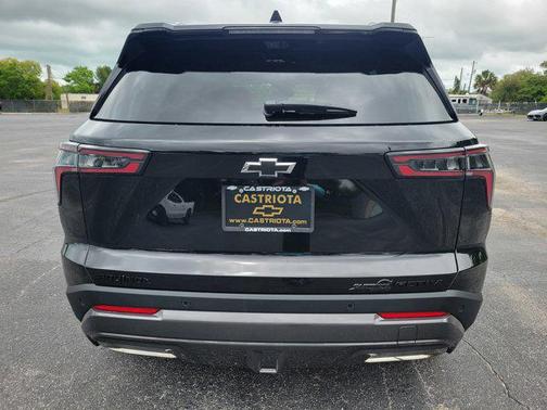 Mosaic Black Metallic 2026 Chevrolet Equinox FWD ACTIV