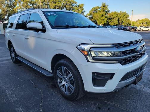 Star White Metallic Tri-Coat 2023 Ford Expedition Max XLT