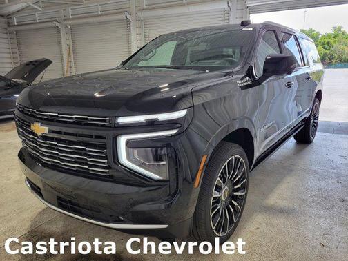 2025 Chevrolet Suburban 4WD High Country