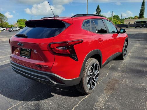Apex Red 2026 Chevrolet Trax FWD 2RS