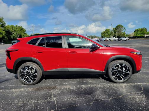 Apex Red 2026 Chevrolet Trax FWD 2RS