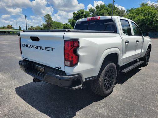 Summit White 2026 Chevrolet Colorado WT