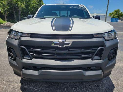 Summit White 2026 Chevrolet Colorado WT
