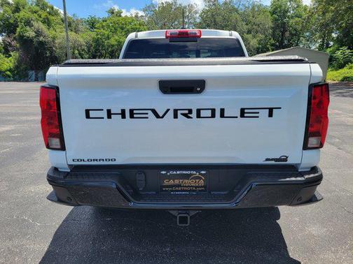 Summit White 2026 Chevrolet Colorado WT