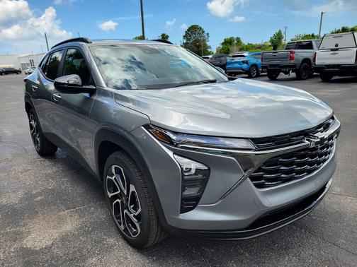 Sterling Gray Metallic 2026 Chevrolet Trax FWD 2RS
