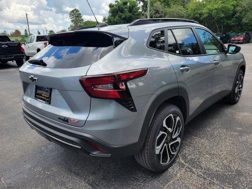 Sterling Gray Metallic 2026 Chevrolet Trax FWD 2RS