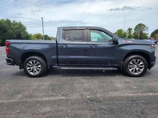 Shadow Gray Metallic 2021 Chevrolet Silverado 1500 RST
