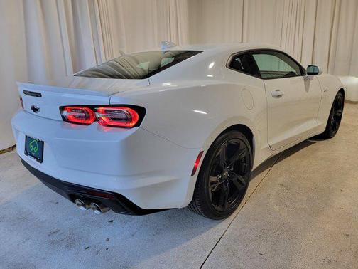 2022 Chevrolet Camaro RWD Coupe LT1