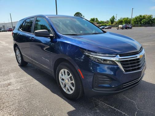 Blue Glow Metallic 2022 Chevrolet Equinox LS
