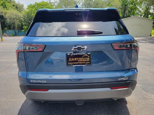 Lakeshore Blue Metallic 2026 Chevrolet Equinox 1LT
