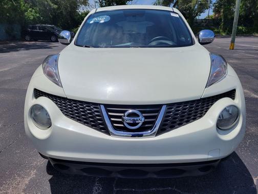 White Pearl 2012 Nissan Juke SV
