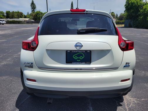 White Pearl 2012 Nissan Juke SV