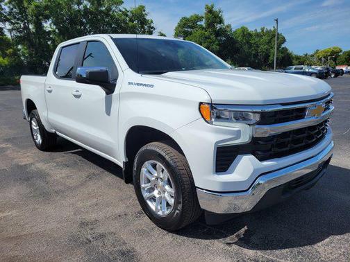 Summit White 2026 Chevrolet Silverado 1500 LT