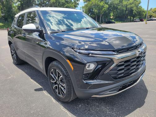 Mosaic Black Metallic 2026 Chevrolet Trailblazer ACTIV
