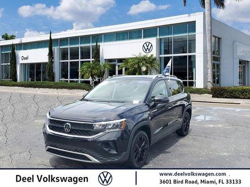 Deep Black Pearl Effect 2022 Volkswagen Taos 1.5T SE
