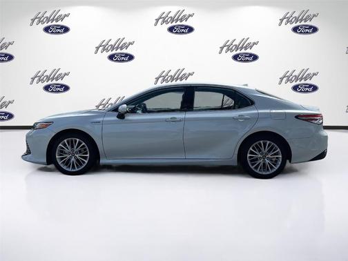 2019 Toyota Camry Hybrid XLE