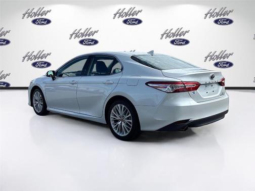 2019 Toyota Camry Hybrid XLE