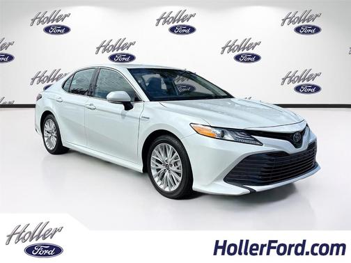 2019 Toyota Camry Hybrid XLE
