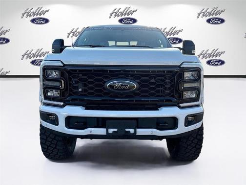 Oxford White 2026 Ford F-250 Lariat