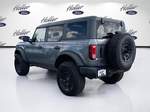 Carbonized Gray Metallic 2026 Ford Bronco Big Bend