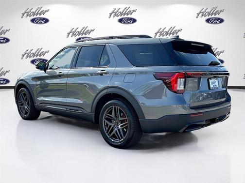 Carbonized Gray Metallic 2026 Ford Explorer ST-Line