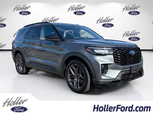 Carbonized Gray Metallic 2026 Ford Explorer ST-Line