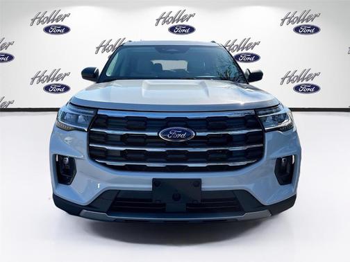 Space White Metallic 2026 Ford Explorer Active