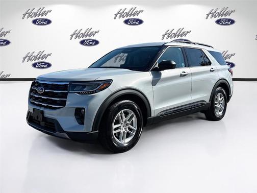 Space White Metallic 2026 Ford Explorer Active