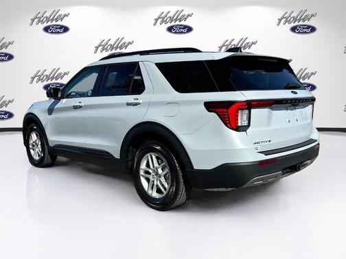 Space White Metallic 2026 Ford Explorer Active