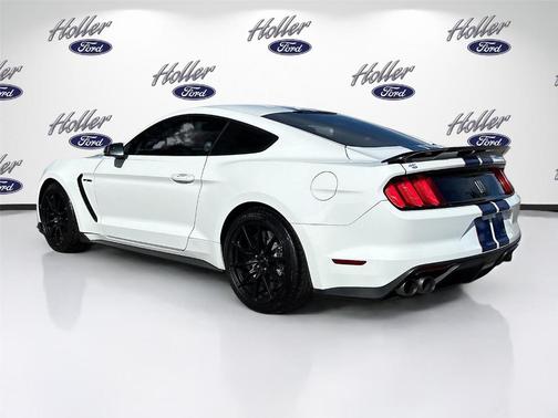2017 Ford Shelby GT350 Base