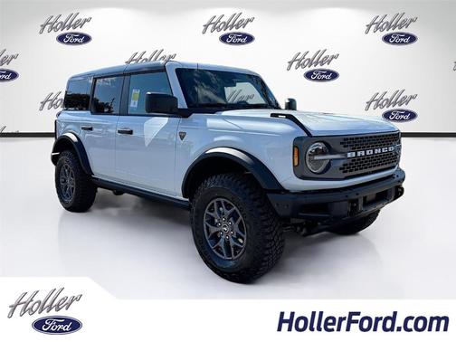 Oxford White 2025 Ford Bronco Badlands SUV