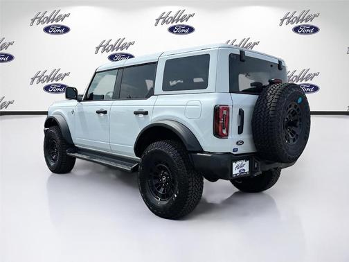 Oxford White 2026 Ford Bronco Outer Banks