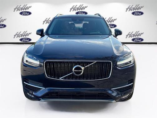 2019 Volvo XC90 T6 Momentum
