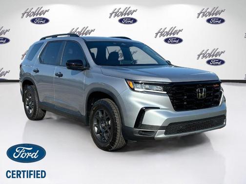 Lunar Silver Metallic 2025 Honda Pilot TrailSport