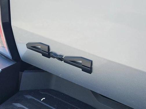 2025 Toyota Tundra Hybrid Platinum