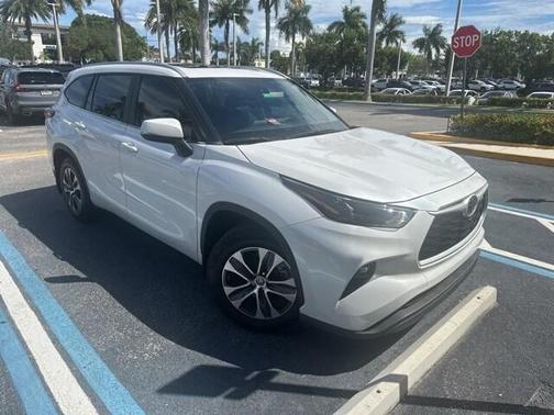 2023 Toyota Highlander XLE