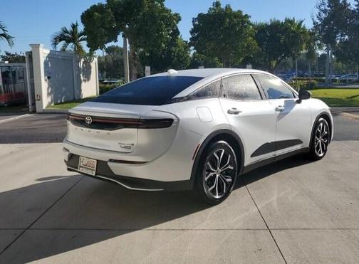 2025 Toyota Crown XLE