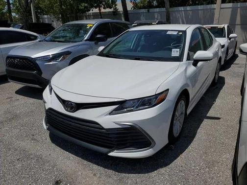 2022 Toyota Camry LE