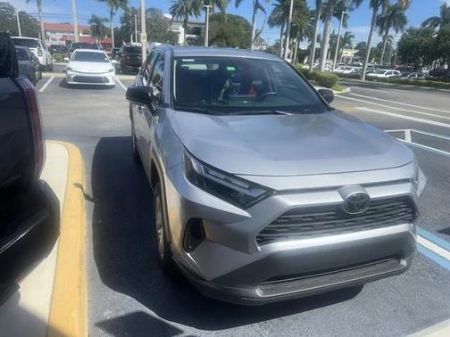 2023 Toyota RAV4 LE
