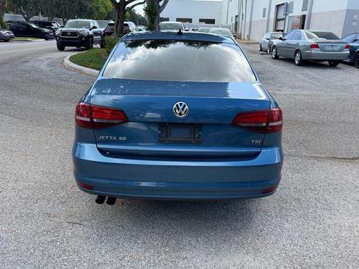 Silk Blue Metallic 2017 Volkswagen Jetta 1.4T SE